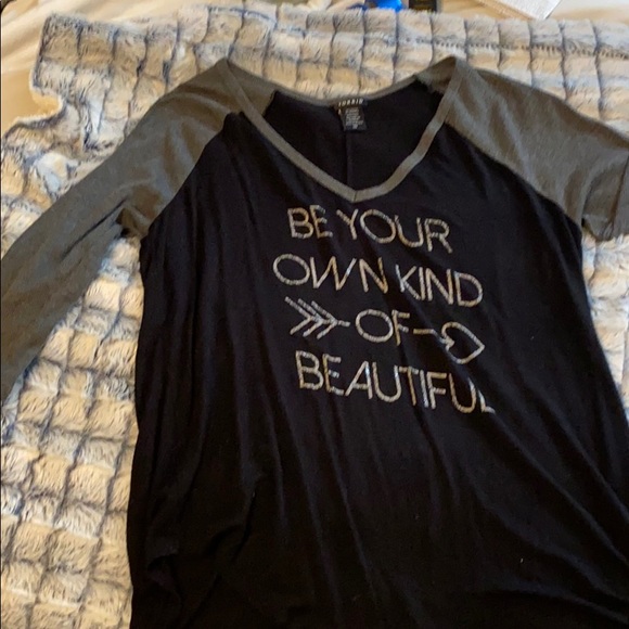 Torrid 3/4 sleeve graphic tee
